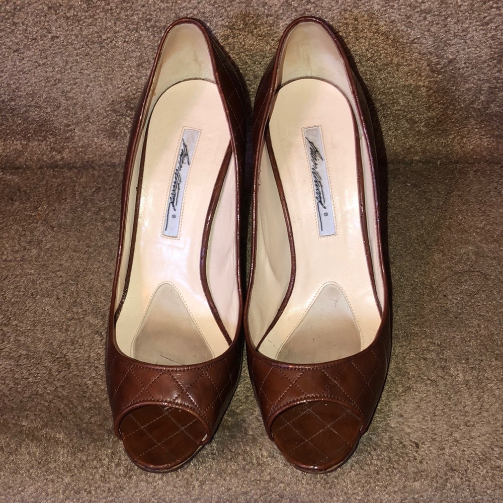 BRIAN ATWOOD(LIKE NEW!)-CAPPACHINO BROWN QUILT